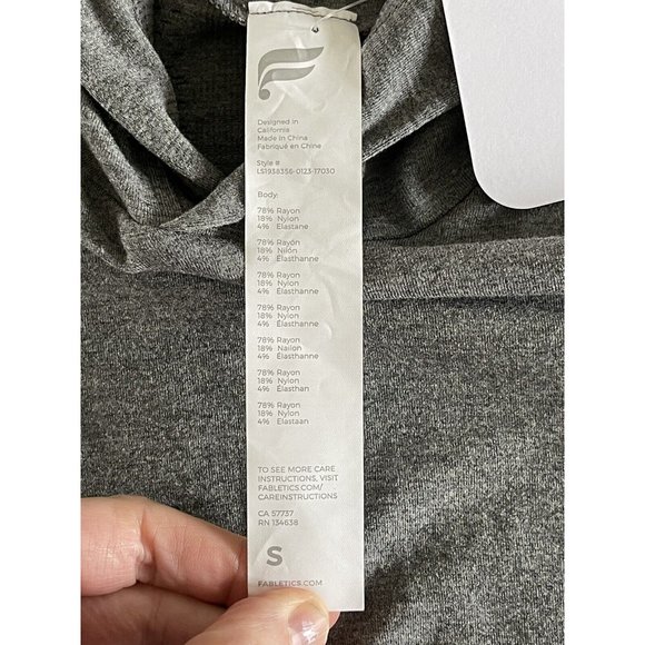NWT‎ ~ Fabletics~ Anna Seamless Longsleeve Hoodie ~ Gray ~ Sz Small $59.95 - Picture 9 of 9
